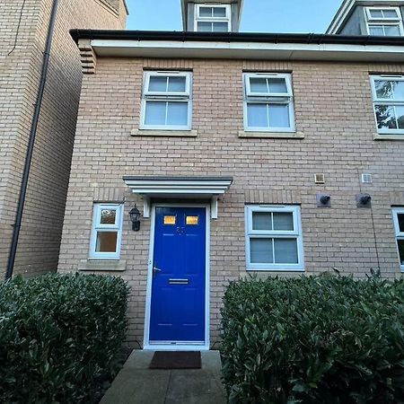 Modern Townhouse - 3 Bed 2.5 Bath 2 Private Gated Parking Villa Wellingborough Exterior foto