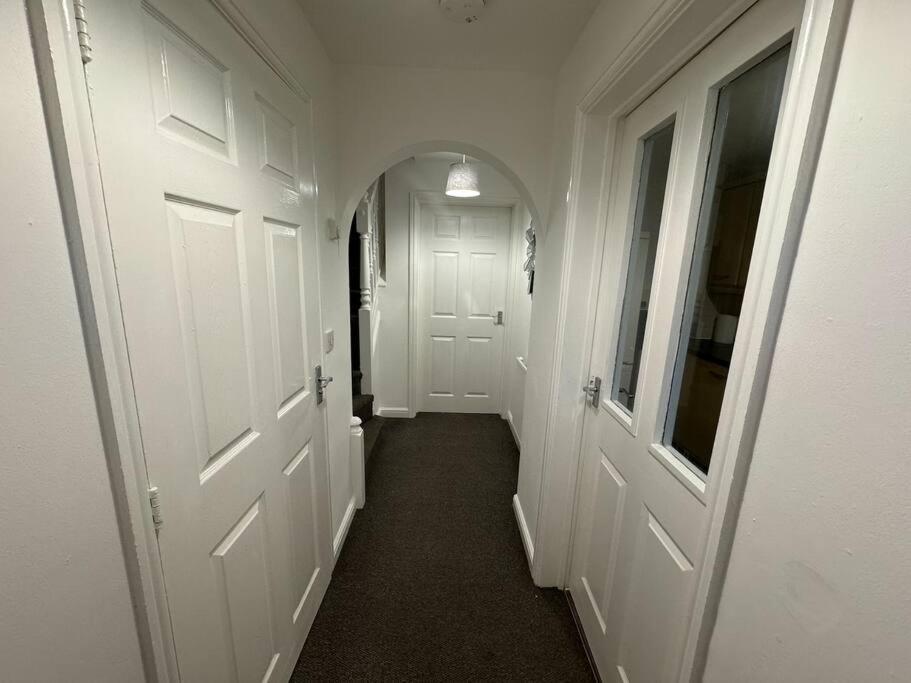 Modern Townhouse - 3 Bed 2.5 Bath 2 Private Gated Parking Villa Wellingborough Exterior foto