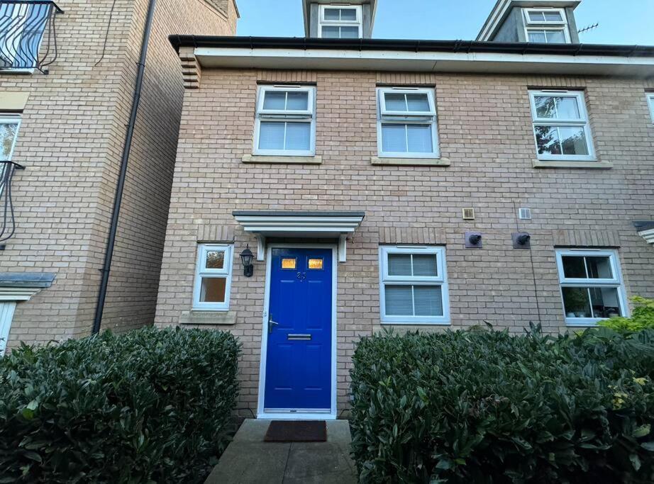 Modern Townhouse - 3 Bed 2.5 Bath 2 Private Gated Parking Villa Wellingborough Exterior foto