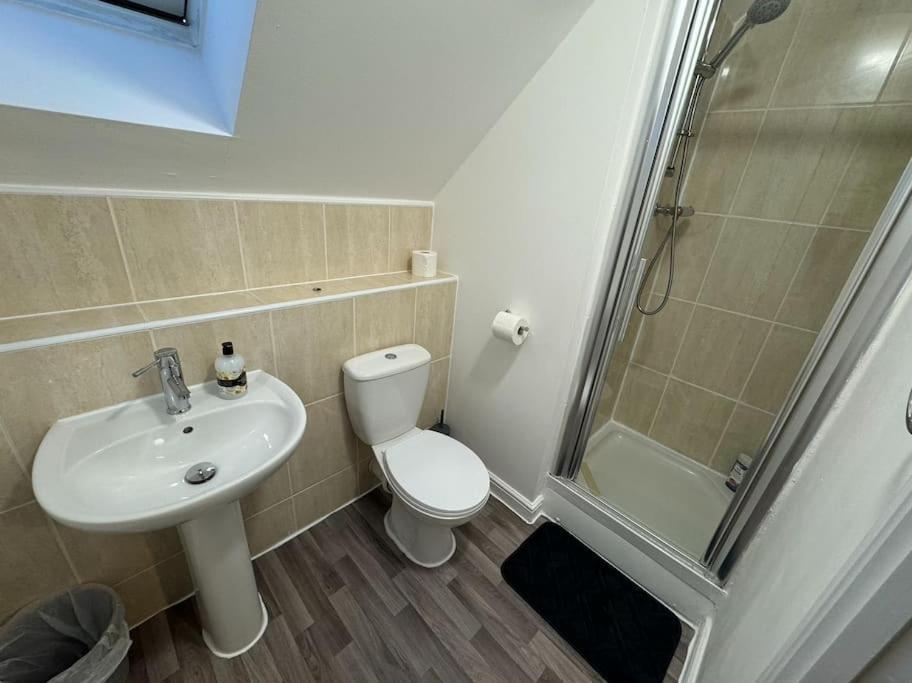 Modern Townhouse - 3 Bed 2.5 Bath 2 Private Gated Parking Villa Wellingborough Exterior foto