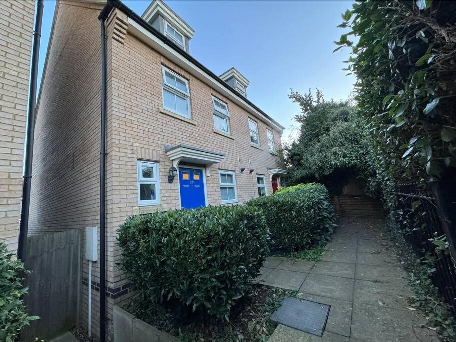 Modern Townhouse - 3 Bed 2.5 Bath 2 Private Gated Parking Villa Wellingborough Exterior foto