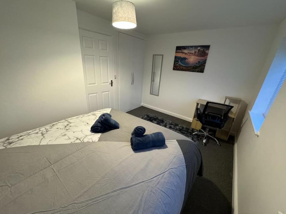 Modern Townhouse - 3 Bed 2.5 Bath 2 Private Gated Parking Villa Wellingborough Exterior foto