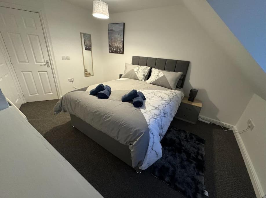 Modern Townhouse - 3 Bed 2.5 Bath 2 Private Gated Parking Villa Wellingborough Exterior foto