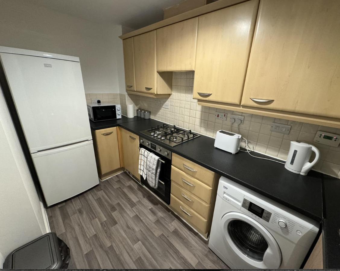 Modern Townhouse - 3 Bed 2.5 Bath 2 Private Gated Parking Villa Wellingborough Exterior foto
